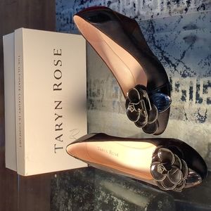 Taryn Rose size 8M Shoes